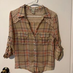 Plaid Button-Up 3/4 Sleeve Shirt